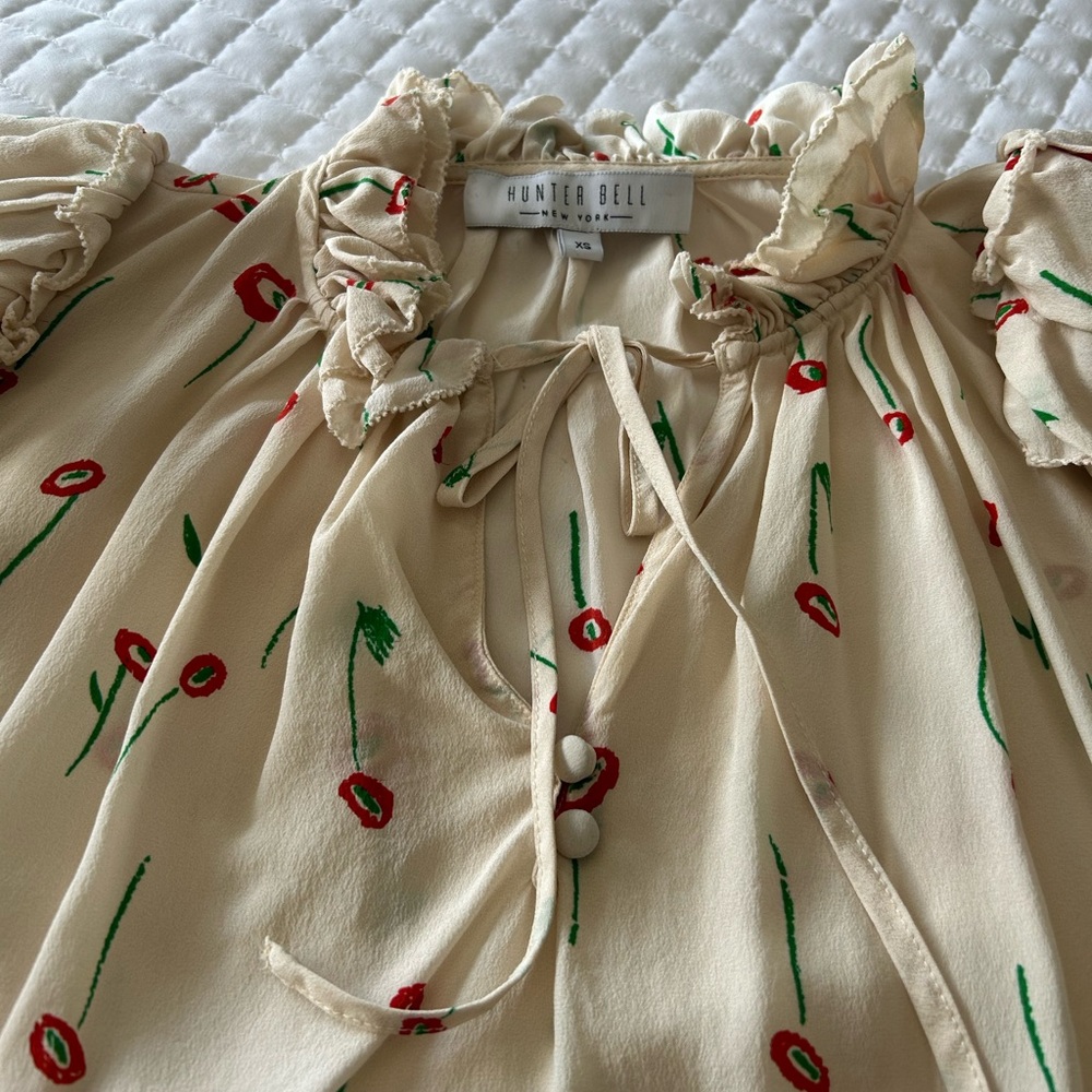 Hunter Bell Cream Cap Sleeve Blouse with Bib Collar - Picture 4 of 6